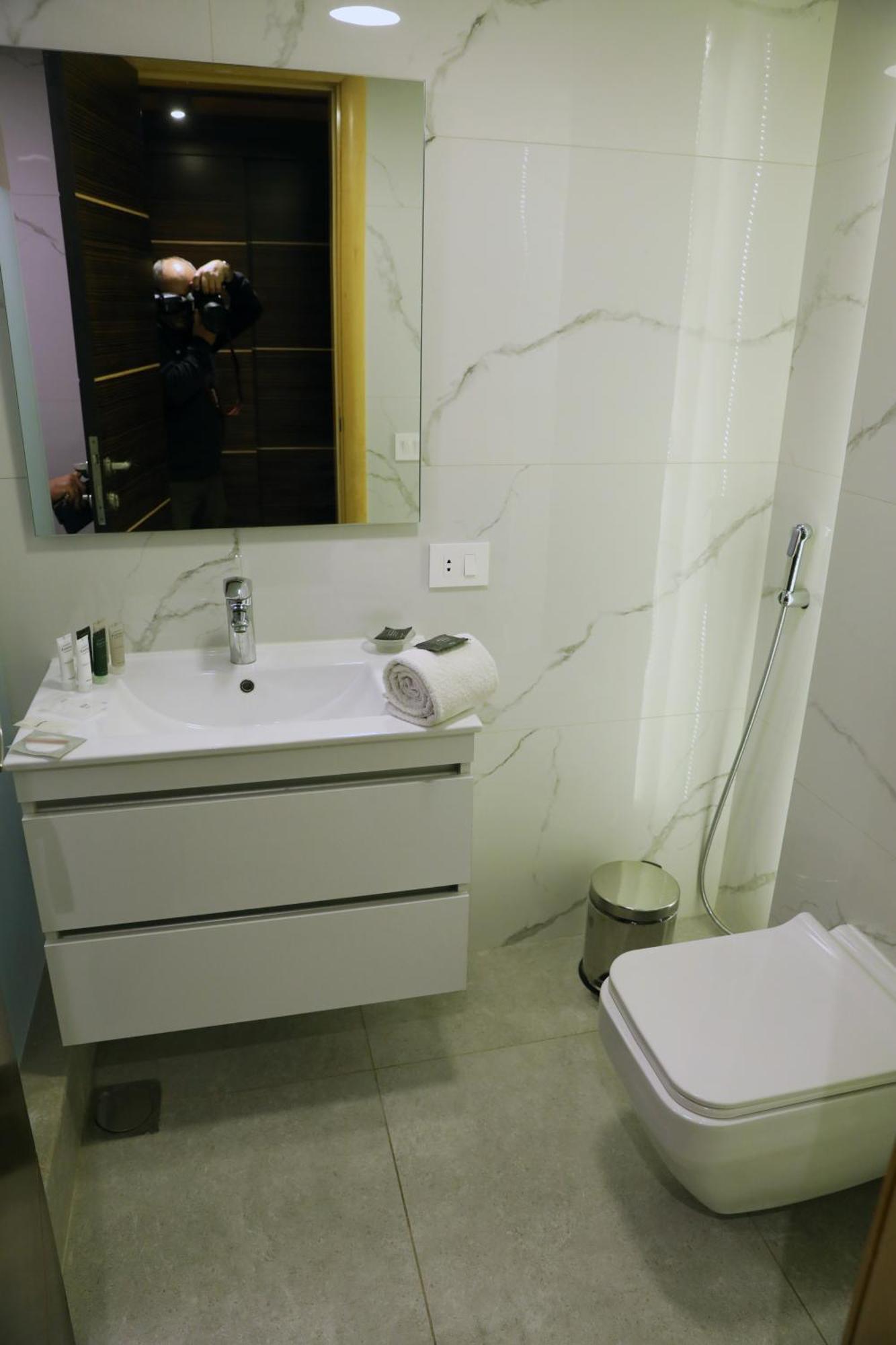 Imperial Suites Hotel Beirut Exterior photo